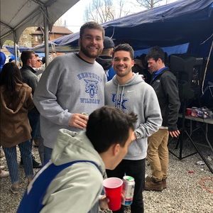 Meet your Posher, Paxton